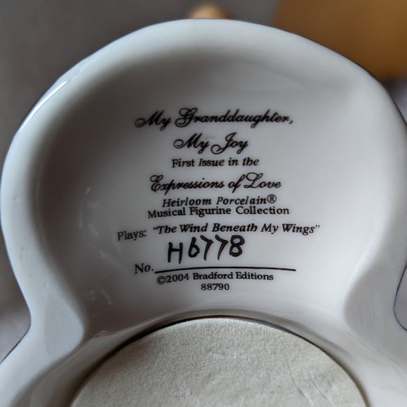 NEW - First Edition – My Granddaughter, My Joy - Musical Figurine - Picture 7 of 8